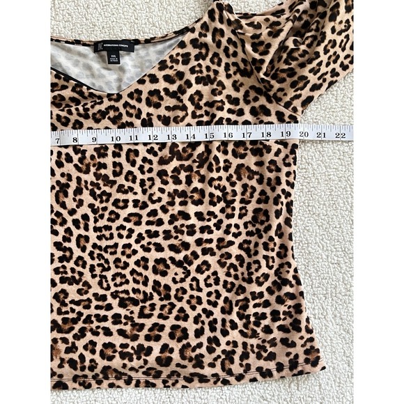 International Concepts Leopard Print Cold Shoulder Top XXL Grunge Streetwear - Picture 8 of 9